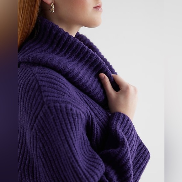 🏷️ 🛍️ NWT Express Ribbed Plum Perfect Cowl Neck Sweater 🏷️ 🛍️ - Picture 4 of 12